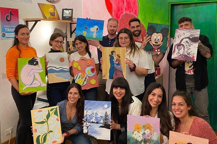 Experiencia de pintura y vino en Piazza Navona