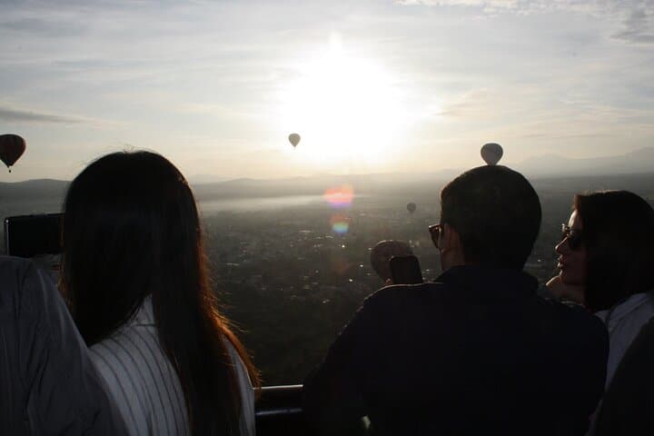 Private Tour: Teotihuacan Pyramids Hot Air Balloon Ride