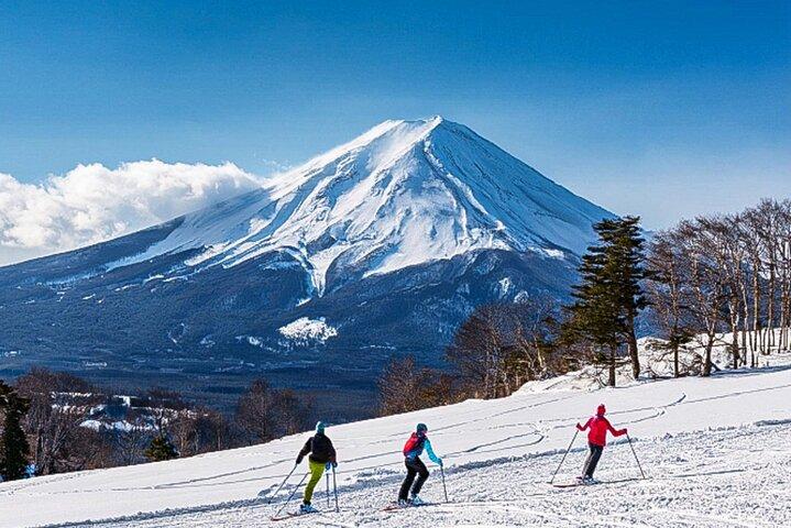 Fujiyama Snow Resort Yeti Winter Ski Day Tour from Tokyo Japan