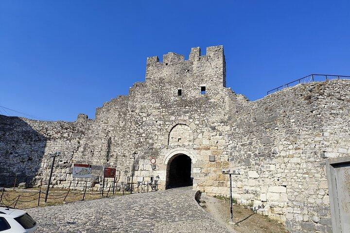 Escursione privata di un giorno da Tirana a Berat – UNESCO Ottoman & Byzantine Gem