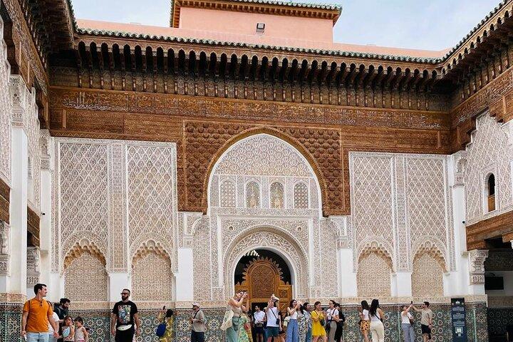 Marrakech: Tour della Madrasa di Ben Youssef, Dar El Bacha e Medina