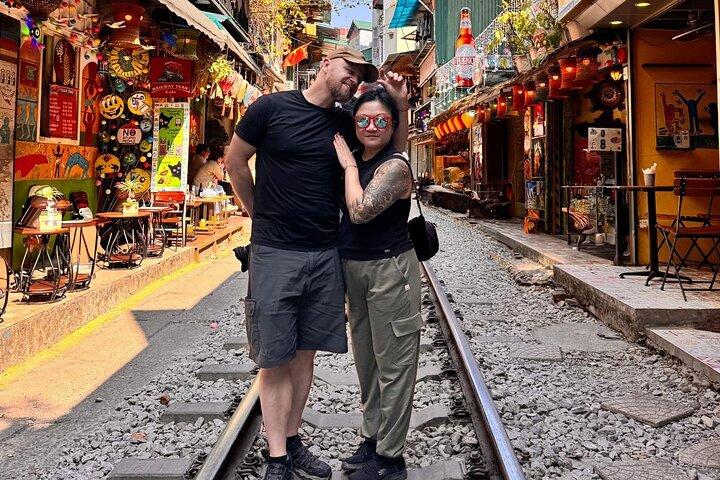 Hanoi City Halbtägige private Tour Train Street und Weihrauchdorf
