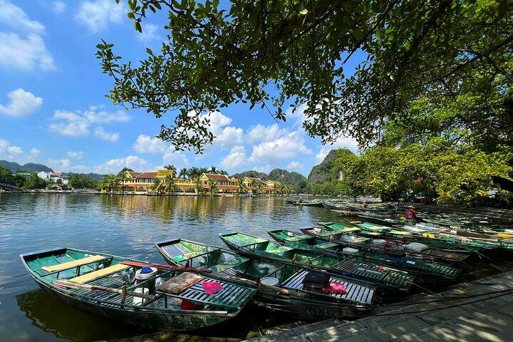 ニンビンへのプライベートツアーハノイ： Mua Caves, Tam Coc & Hoa Lu