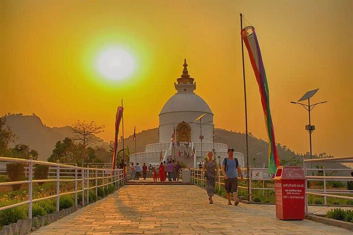 Gemeinsame Bustour durch Pokhara