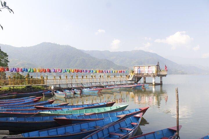Pokhara Sarangkot Sonnenaufgang, Bootfahren und Friedenspagodenwanderung