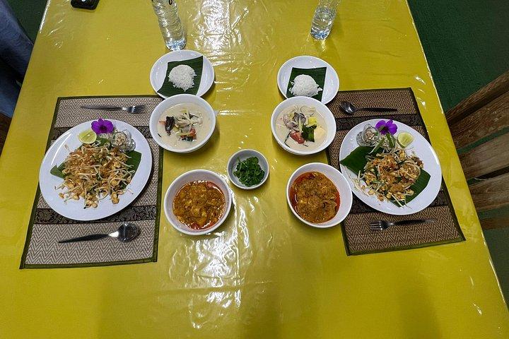 Authentic Thai Cooking Class & Local Market Experience