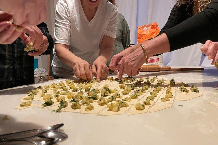 イスタンブールの自宅で地元の人と行うビーガン/ベジタリアン料理教室