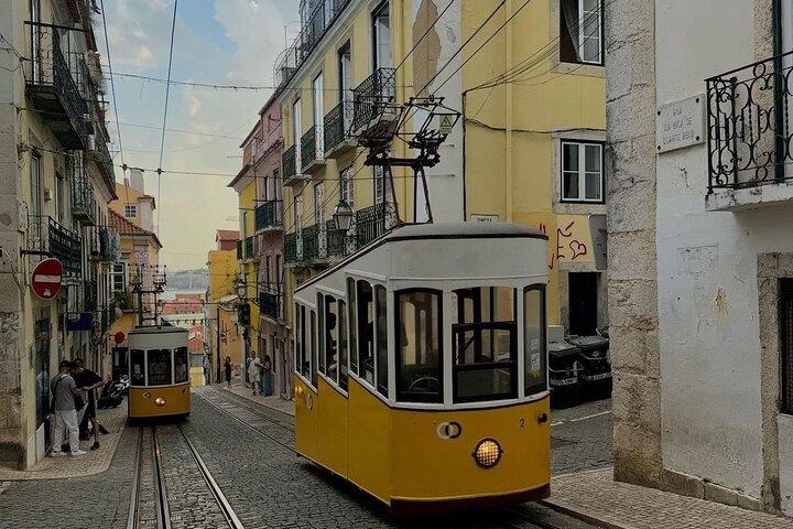 Visite privée de Lisbonne 6h personnalisable avec transport