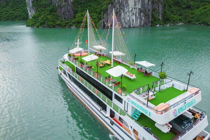 Hanoi : Ha Long Bay Luxury Day Cruise with Limousine and Buffet