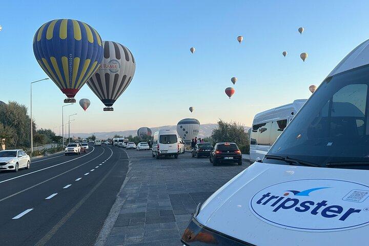 Cappadocia luftballonflyvning i Goreme over fes skorstene