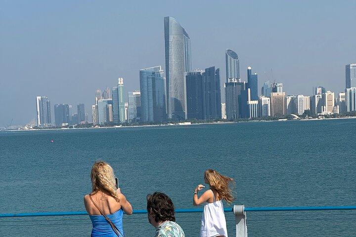 Dubai to Abu Dhabi - Private City Tour with Qasr Al Watan Entry
