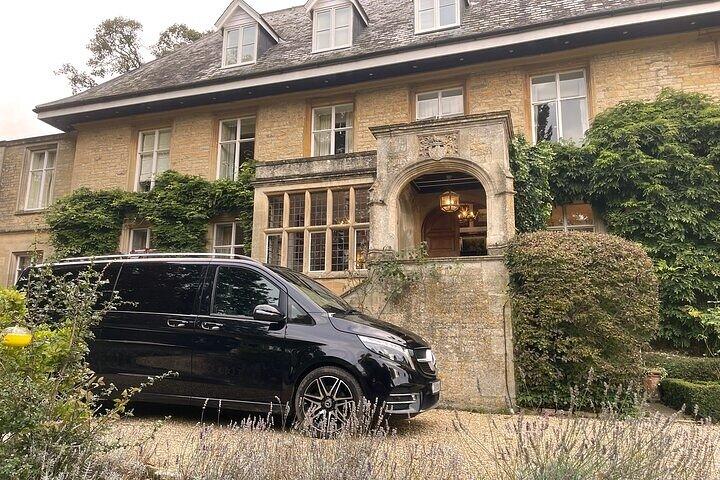 ロンドンからストーンヘンジ経由のサウサンプトンのプライベートクルーズ送迎。