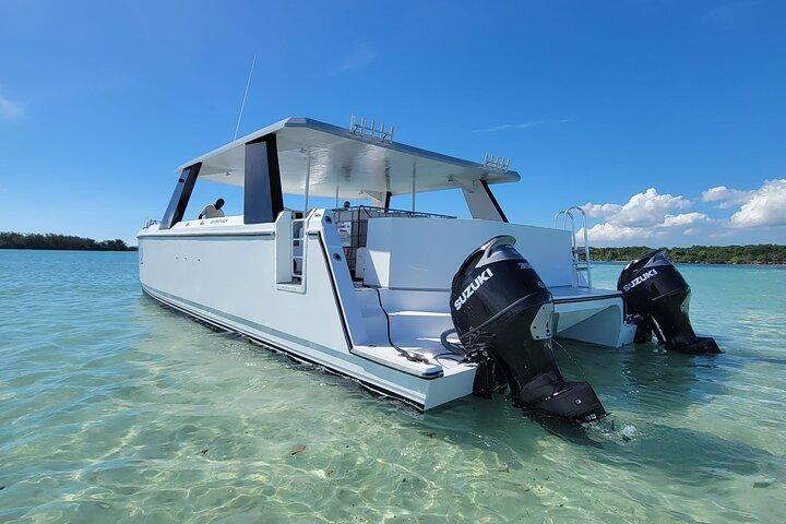 Meio Dia Private Power Cat Charter