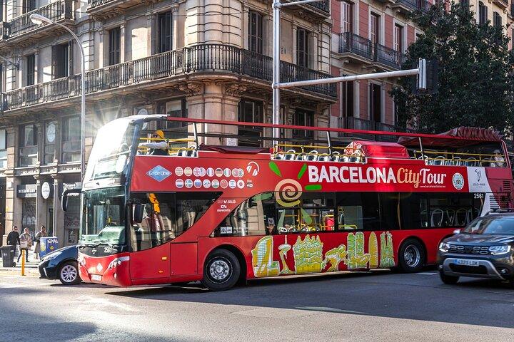 Tour panoramico in autobus Hop-On Hop-Off di Barcellona