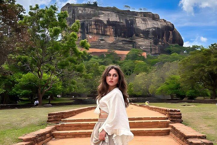5 Day Sri Lanka Tour : Including Temple of Tooth & Sigiriya Trip