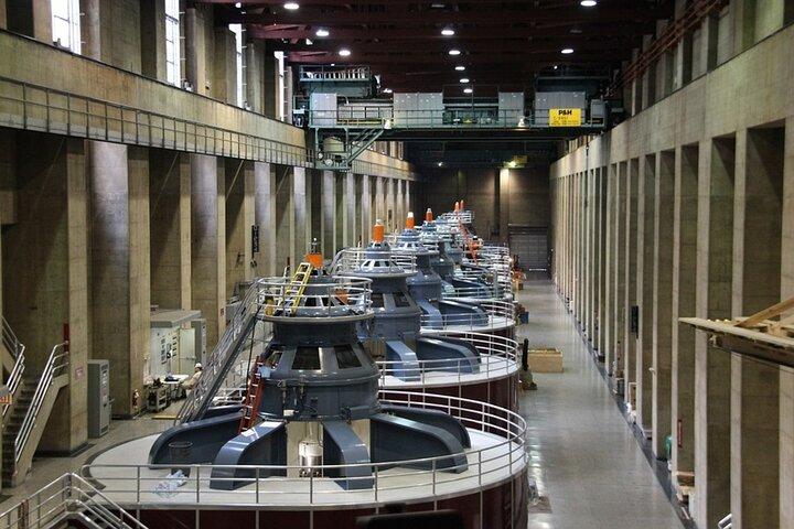 Small Group Hoover Dam, Powerplant & O'Callahan Bridge Tour