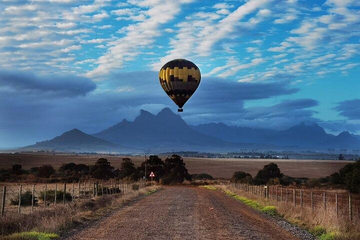 Cape Town Hot Air Balloon & Wine Private Tour: Morgenmad inkluderet