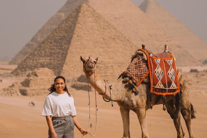 Privata Giza-pyramiderna och Khan el-Kahili Market Day Tour