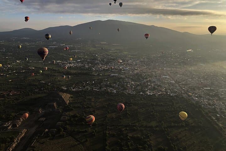 Hot Air Balloon Ride and Teotihuacan Pyramids Excursion