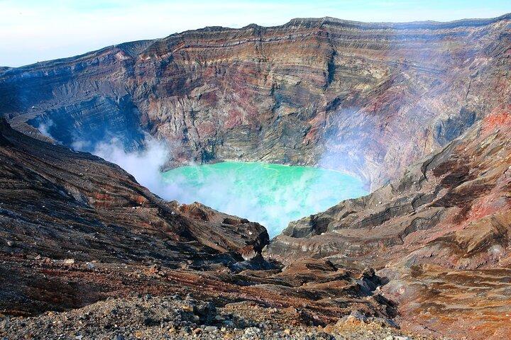福岡： 阿蘇山火山、熊本城、草原日帰りツアー