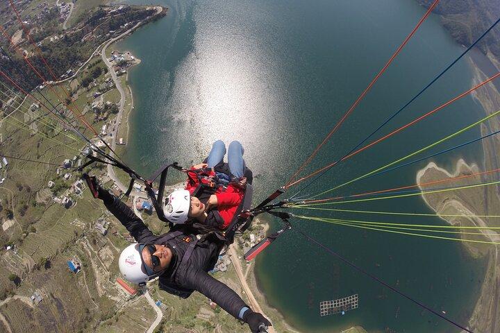 Halbe Stunde Paragliding in Pokhara