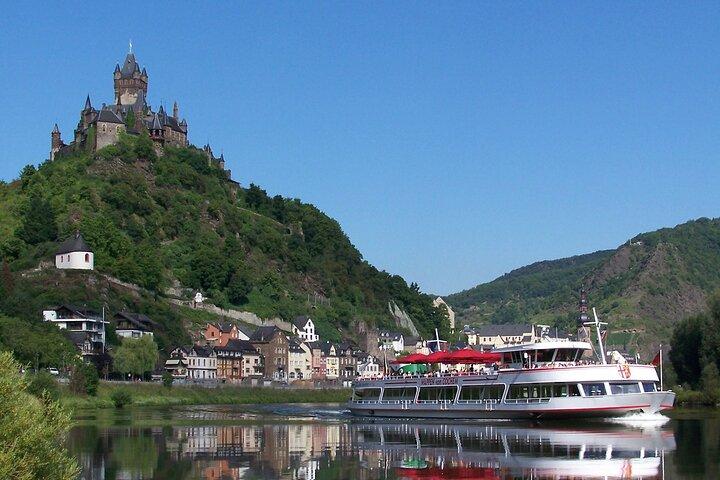 Recorrido en barco y vino por Reichsburg Tour privado de Cochem