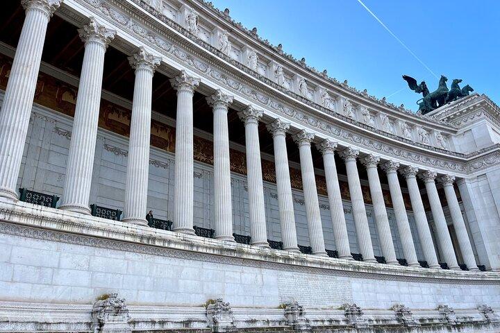 Il famoso punto di riferimento di Roma e lo storico Palazzo Veneziano