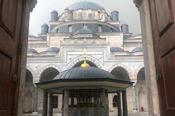 Istanbul: The Trace City — Topkapı, Hippodrome & Grand Bazaar