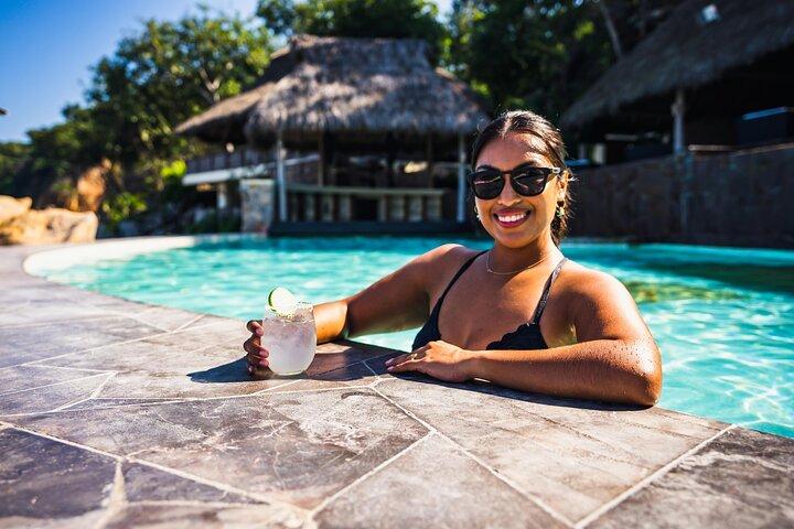 Mega Katamarane ALL INCLUSIVE Remote Paradise Beach Abenteuer