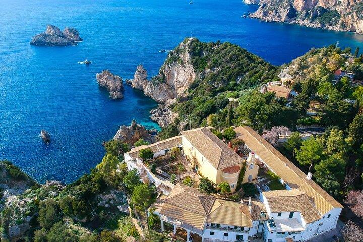 Explorar igrejas e mosteiros ortodoxos em Corfu