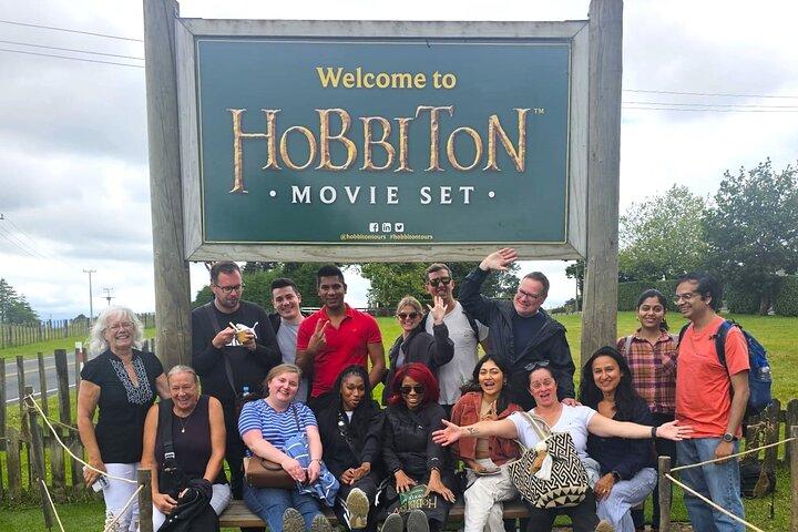 Circuit de groupe de petite taille Hobbiton, Rotorua et Waiotapu au départ d'Auckland
