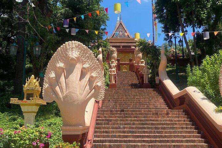 Verken Phnom Penh City met lokale gids ophalen bij uw hotel