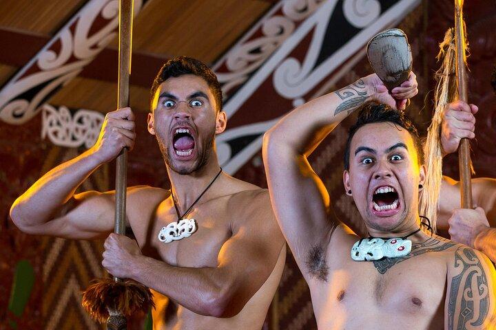 [PRIVÉ] Haka à Waves Auckland West Coast Journey