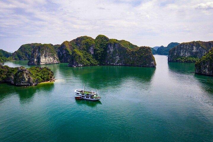 Från Ninh Binh: Cat Ba, Lan Ha Bay Övernattningskryssning Liten grupp