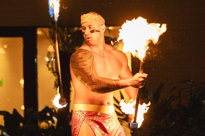 Drottningar Waikiki Luau med middagsbuffé och kulturella aktiviteter