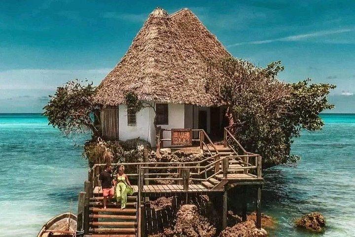 ザンジバル日帰り旅行：ジョザニ、サラム洞窟、ザ・ロックレストラン