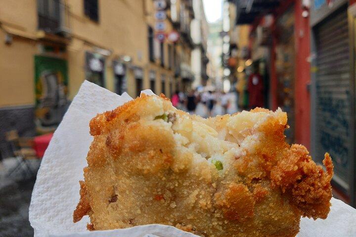 Budget-friendly Naples Street Food and Sightseeing Tour by Maria