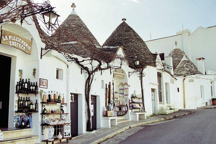 Alberobello Walking Tour with Audio and Written Guide by a Local