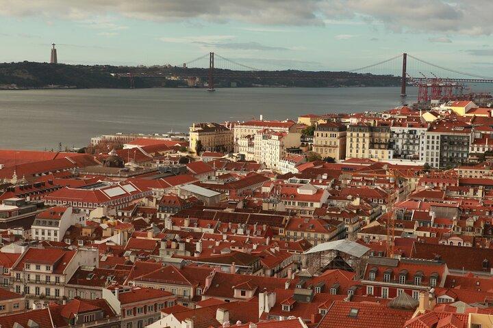 Sao Jorge Castle Guided Tour in Lisbon