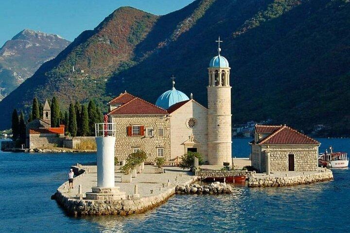 Privétour - Onze-Lieve-Vrouw van de Rotsen en Perast Old Town (2 uur)