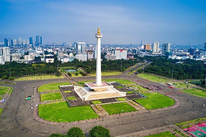 Jakarta kvindelige chauffør bil charter