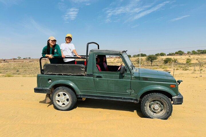 ジョードプルでの砂漠での1泊滞在（キャメルサファリSR付き）