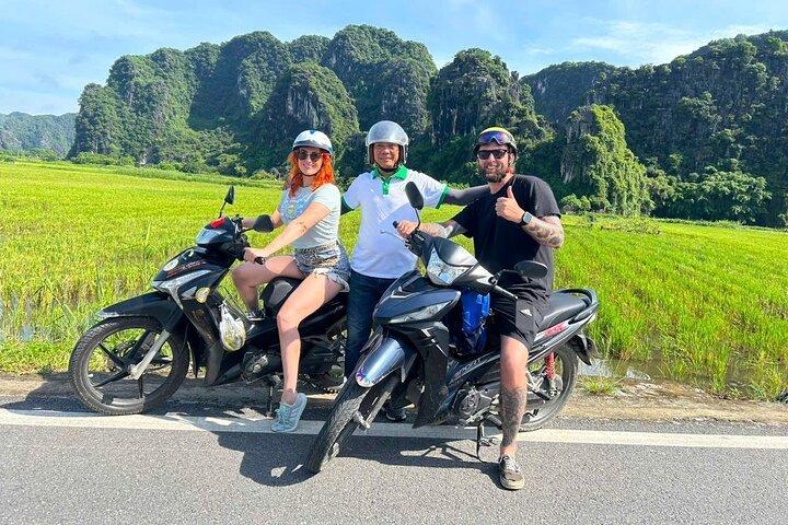 Hanoi a Ninh Binh: Avventura in moto verso destinazioni mozzafiato