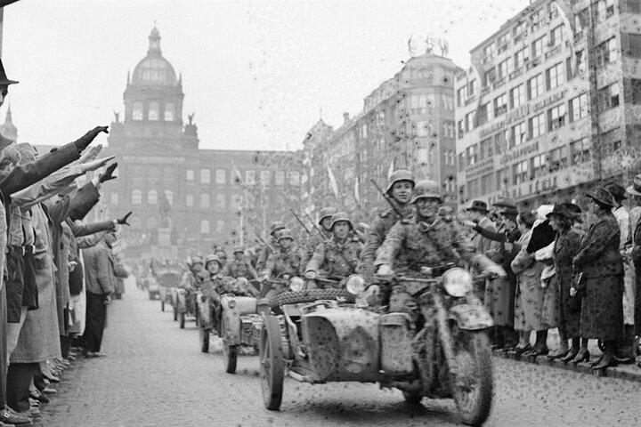 WWII/WW2 Praga com um histórico local semiprivado tour