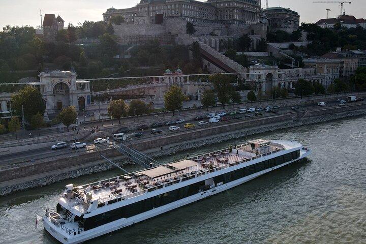 Budapeste: Premium Dinner Cruise-Live Música e bebidas ilimitadas