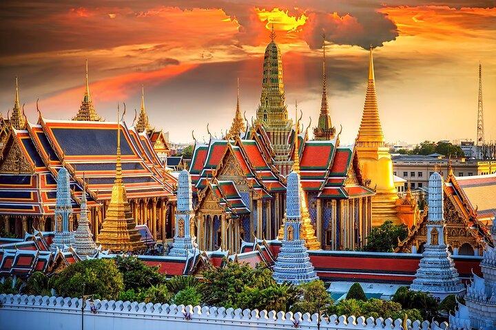 Excursión de medio día a Bangkok en Grand Palace, Wat Pho y Wat Arun