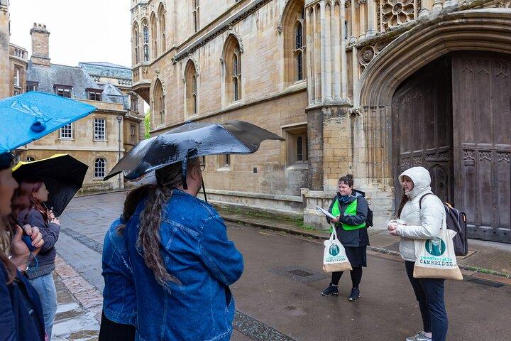 Cambridge et le colonialisme - par Unconfortable CambridgeTM