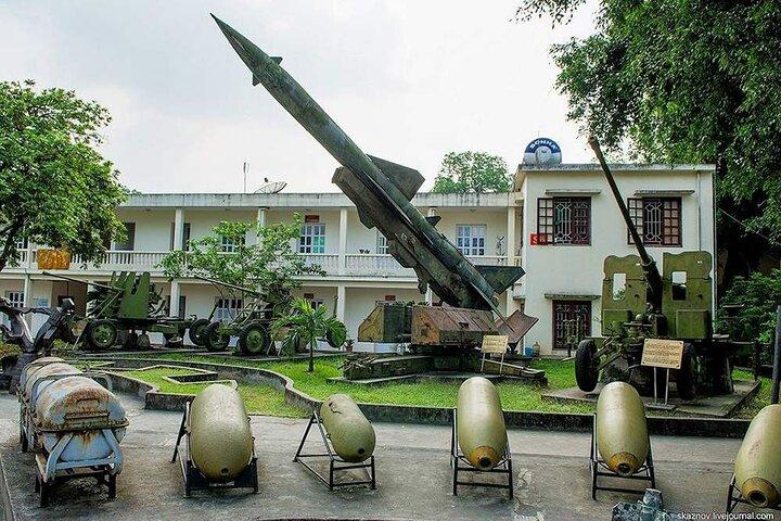 Da Nang krigsrejse historie: Spansk-fransk angreb på amerikansk base