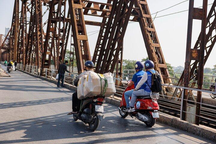 Vespatour van een halve dag naar het platteland van Hanoi: Bat Trang Keramiekdorp