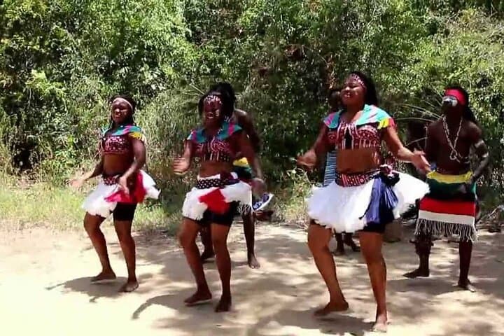 Half Day Cultural Tour to Nairobi Bomas Cultural Dance show